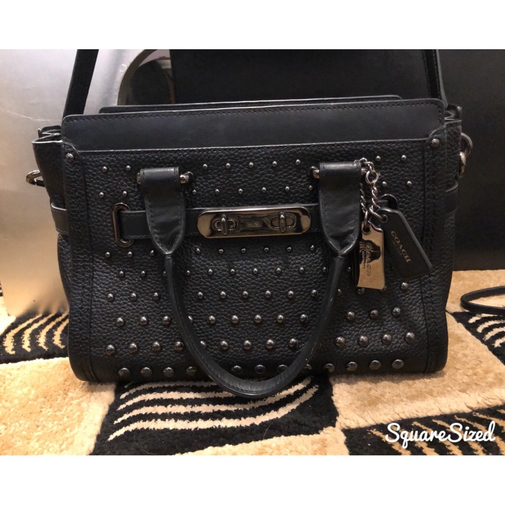 Coach Swagger 27 in Pebble Leather w/ Ombré Rivet